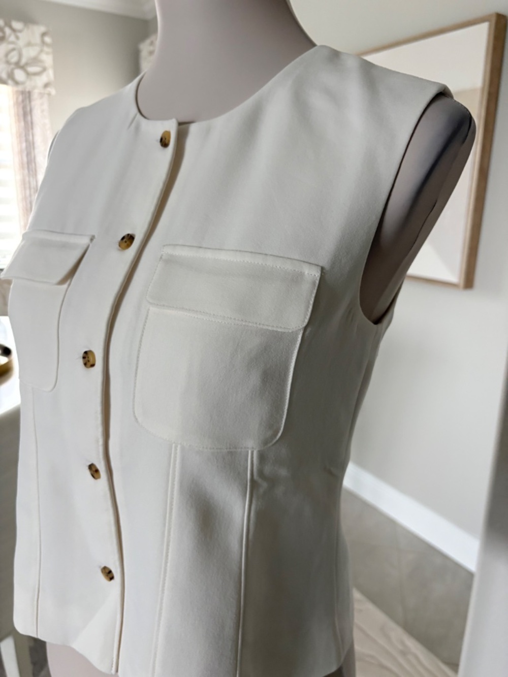 NWT J Crew Crewneck vest in city crepe - Picture 3 of 5